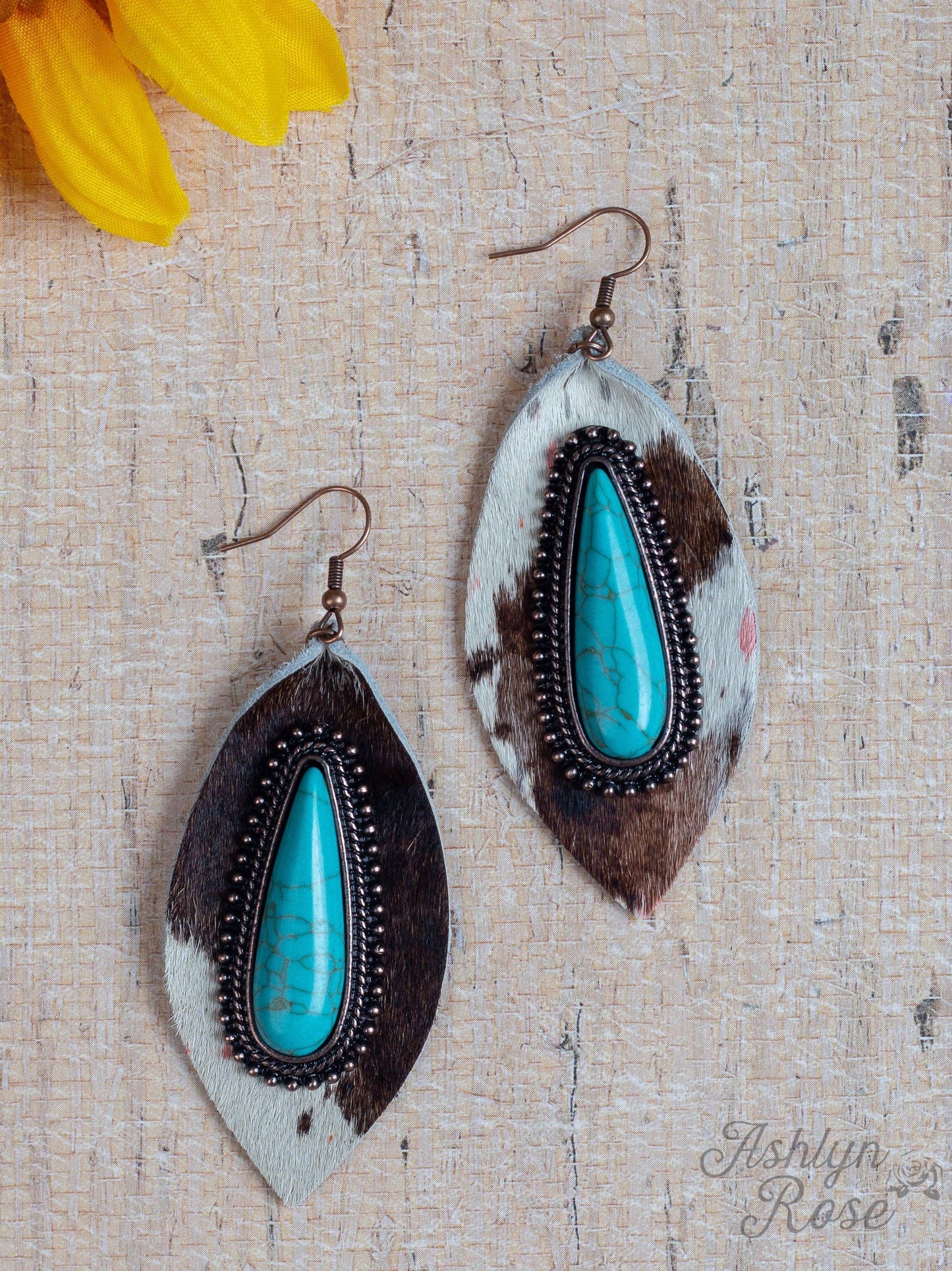 Say Howdy Rain Drop with Center Stone, Brown Cowhide