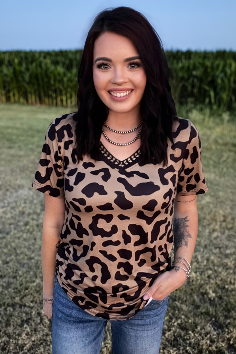 Buckstitch Leopard Top: L