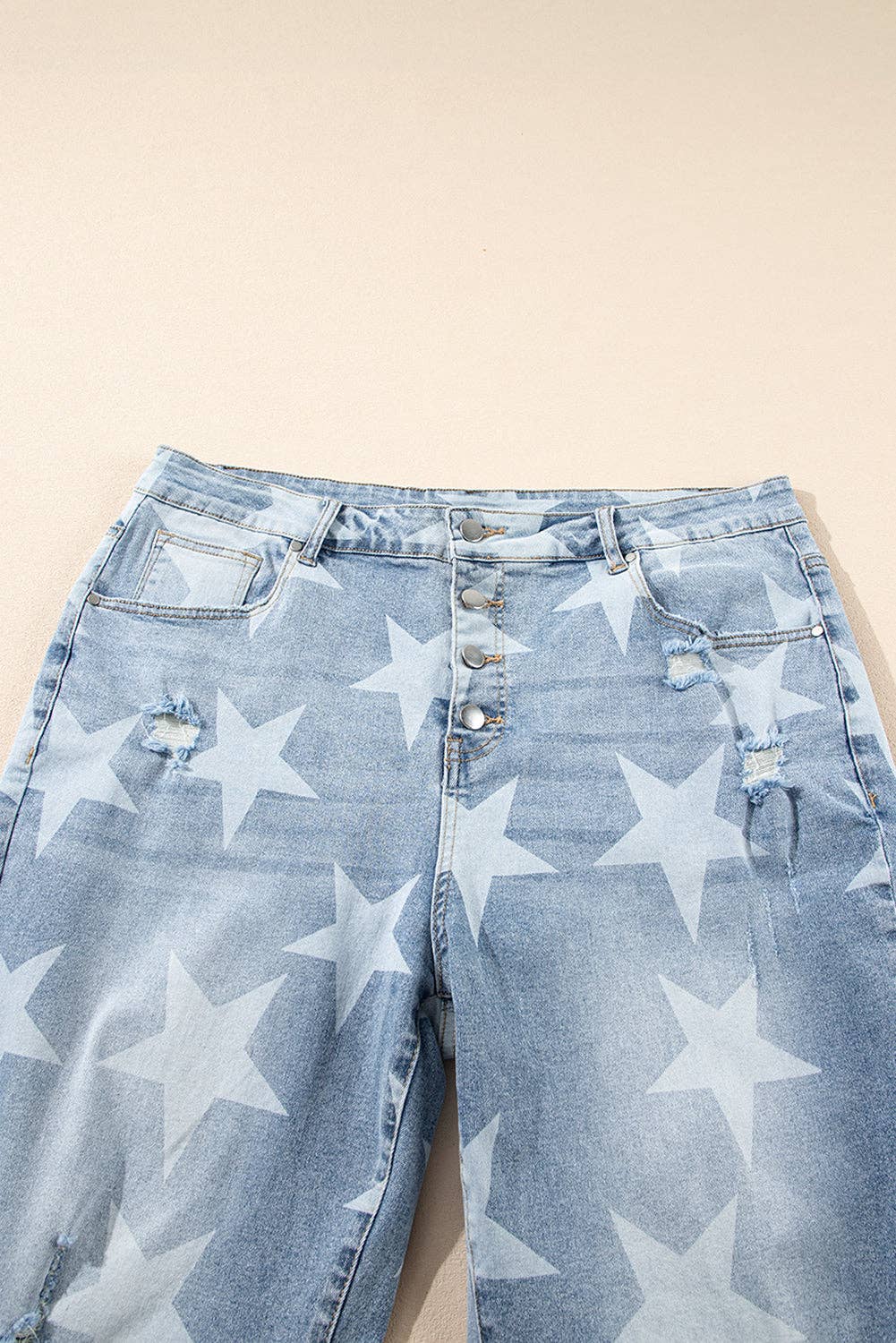 Star Printed Multi Buttons Slit Knee Destroyed Plus Size Jeans