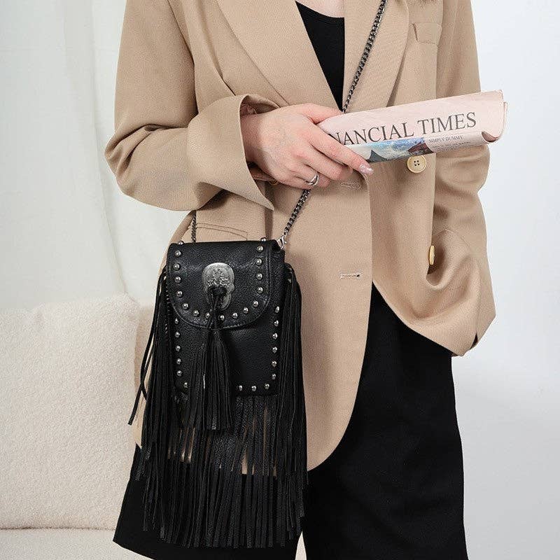 Fashionable Soft Leather Rivet Fringe Chain Bag: BLACK