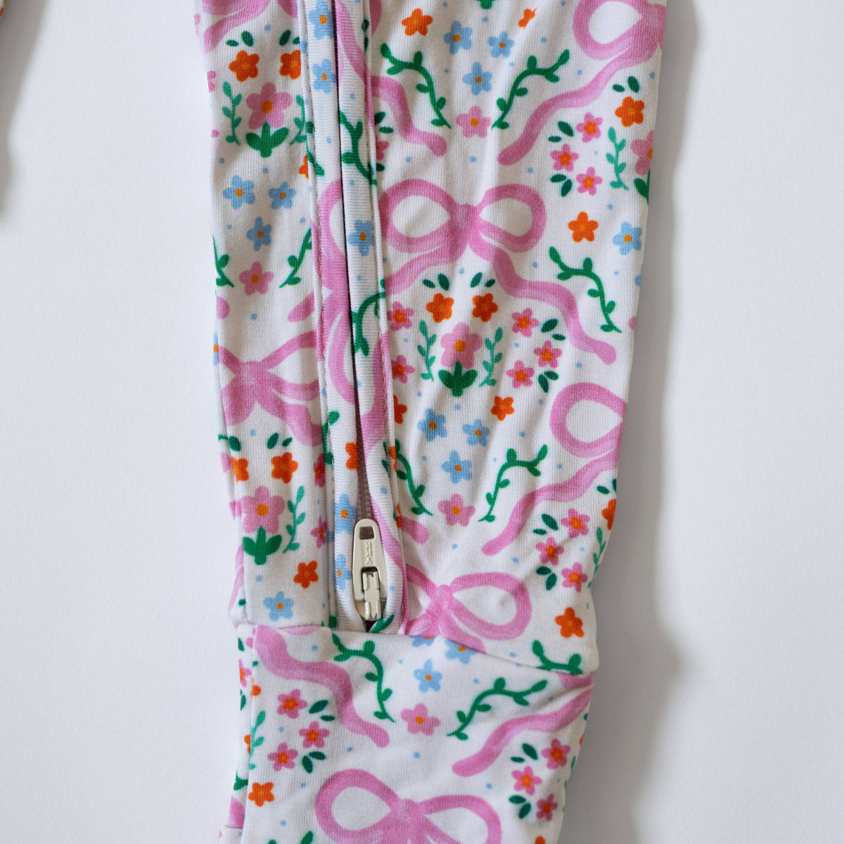 Bamboo Zip Sleeper: Bows in the Meadow