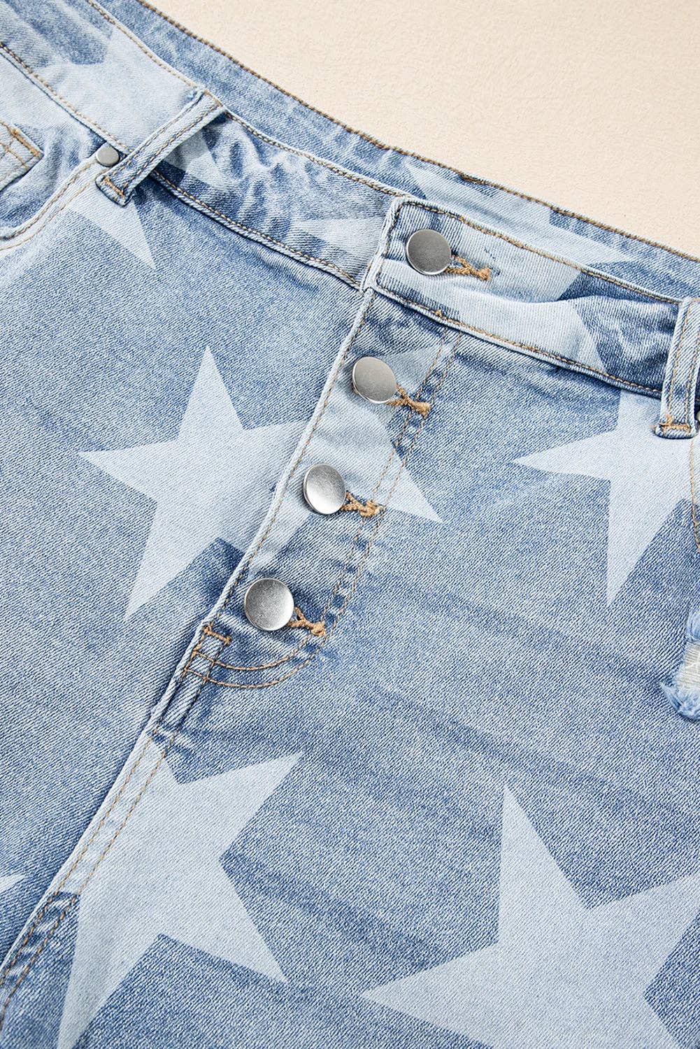 Star Printed Multi Buttons Slit Knee Destroyed Plus Size Jeans