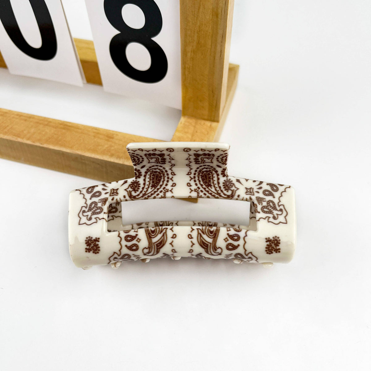 Retro Elegant Hollow Hair Claw Clips: Blue