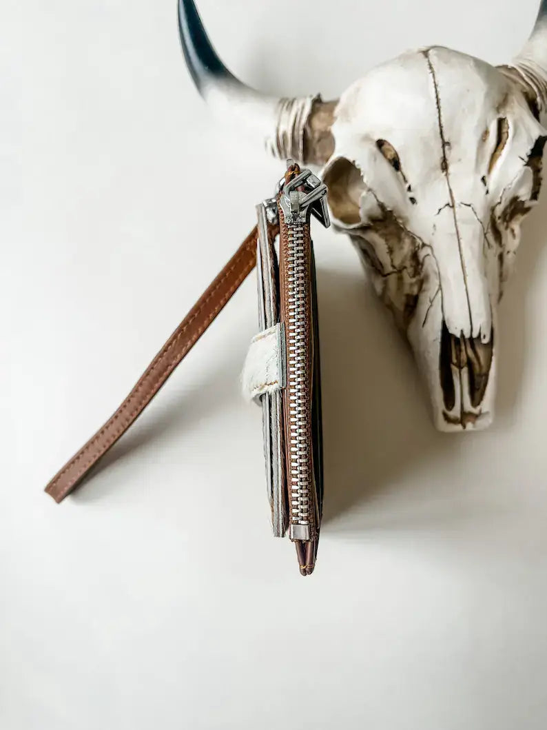 Dakota Wristlet Wallet - Western Cowhide Leather Credit Card: 15 - GOLD SPECS