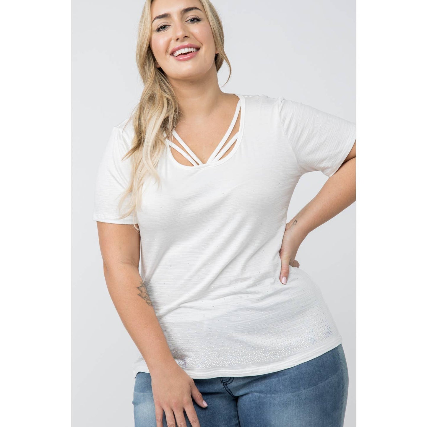PLUS SIZE SHORT SLEEVES TOP WITH STONES