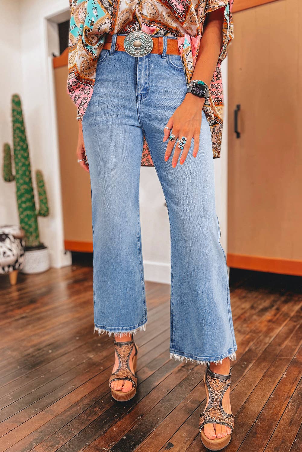 Sail Blue Mineral Wash Raw Hem High Waist Flared Jeans: Sail Blue / 71%Cotton+27.5%Polyester+1.5%Elastane / 8