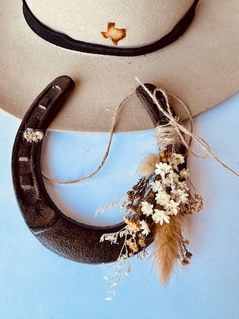 Floral Bundle - Horseshoe