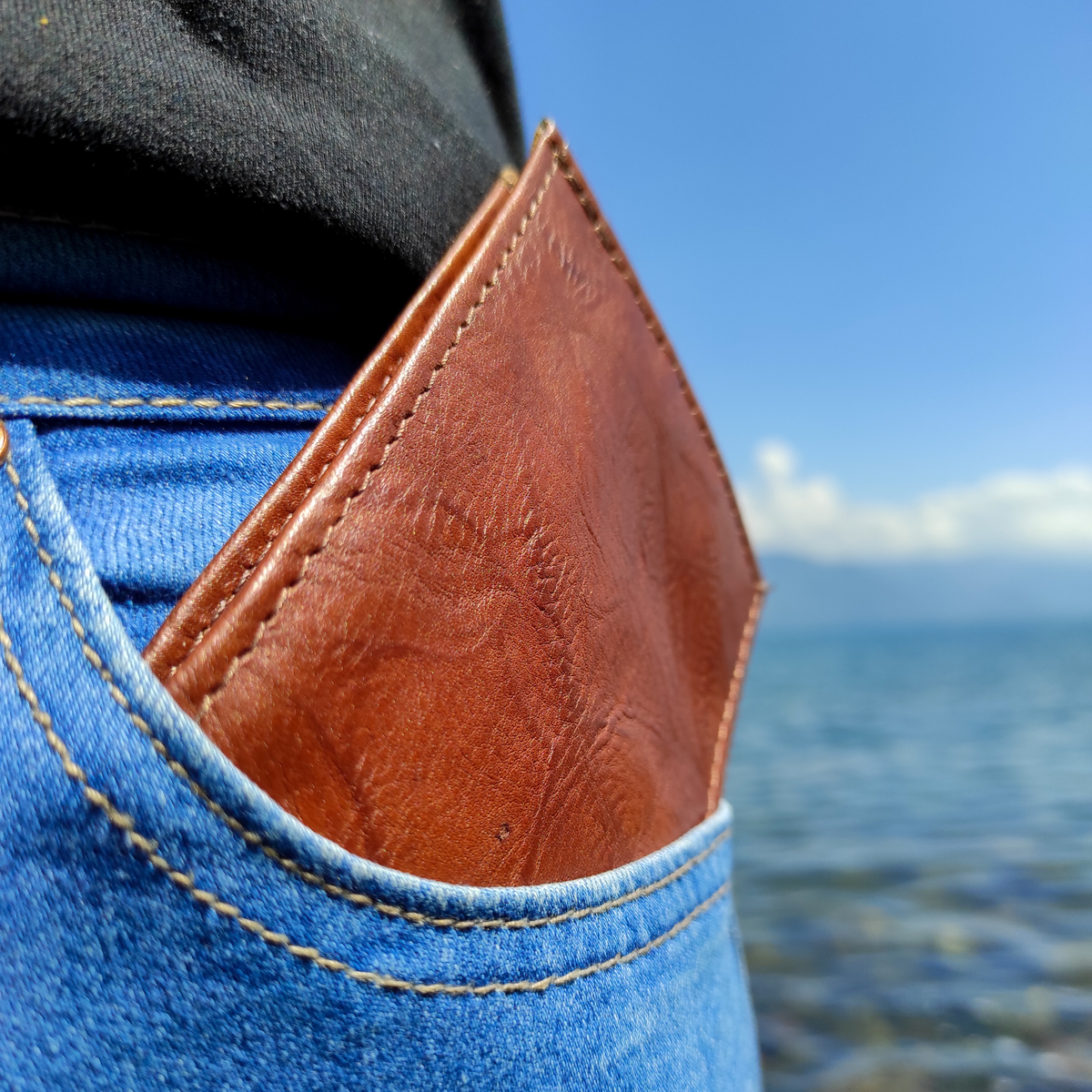 Full-Grain Bifold Wallet Handmade: Brown