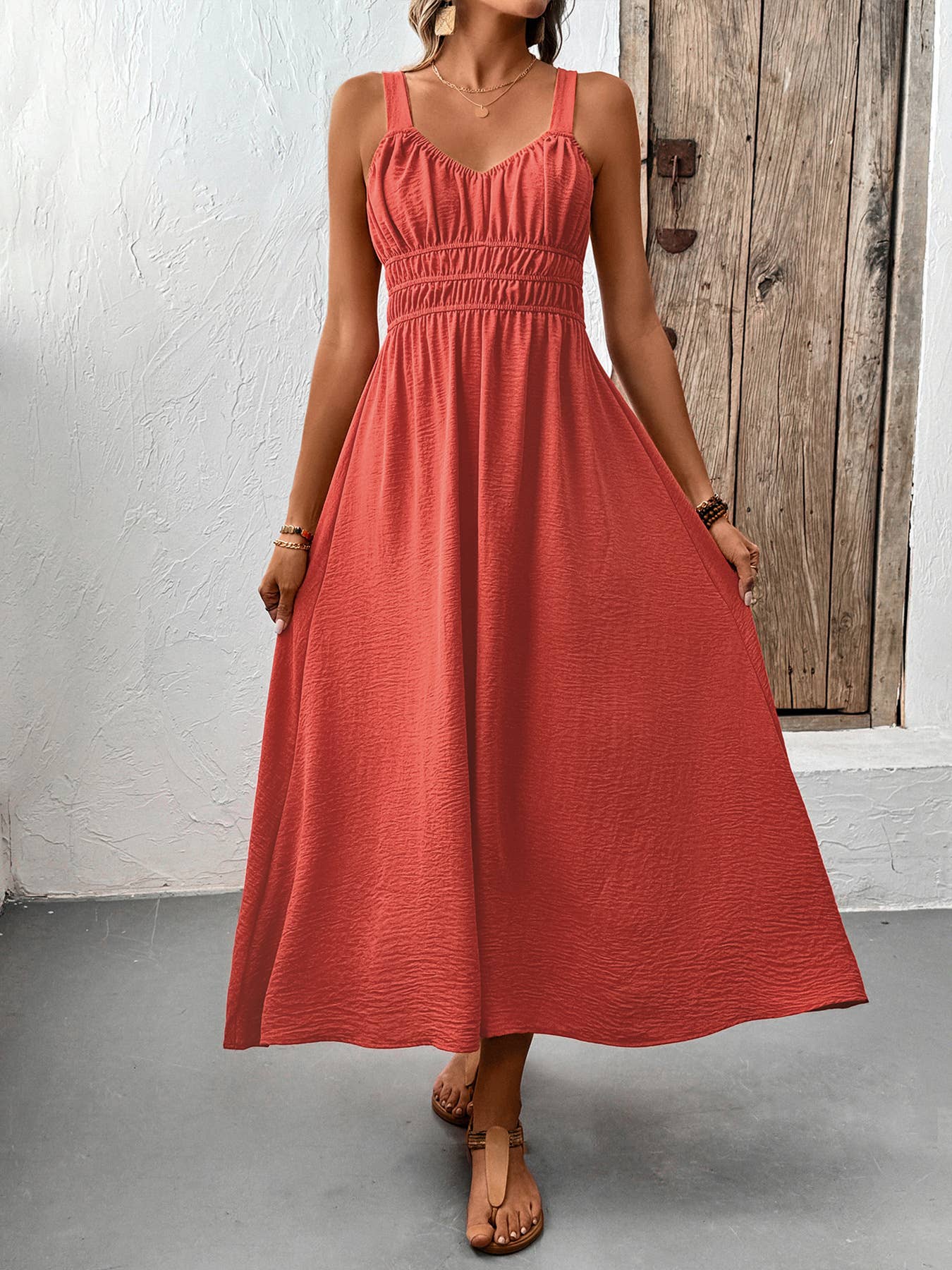 Sleeveless Ruched Bust Maxi Dress with Smocked Waist: Rust Red