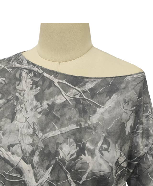 Tree camo printed off the shoulder tees relaxed shirts: Red / XL