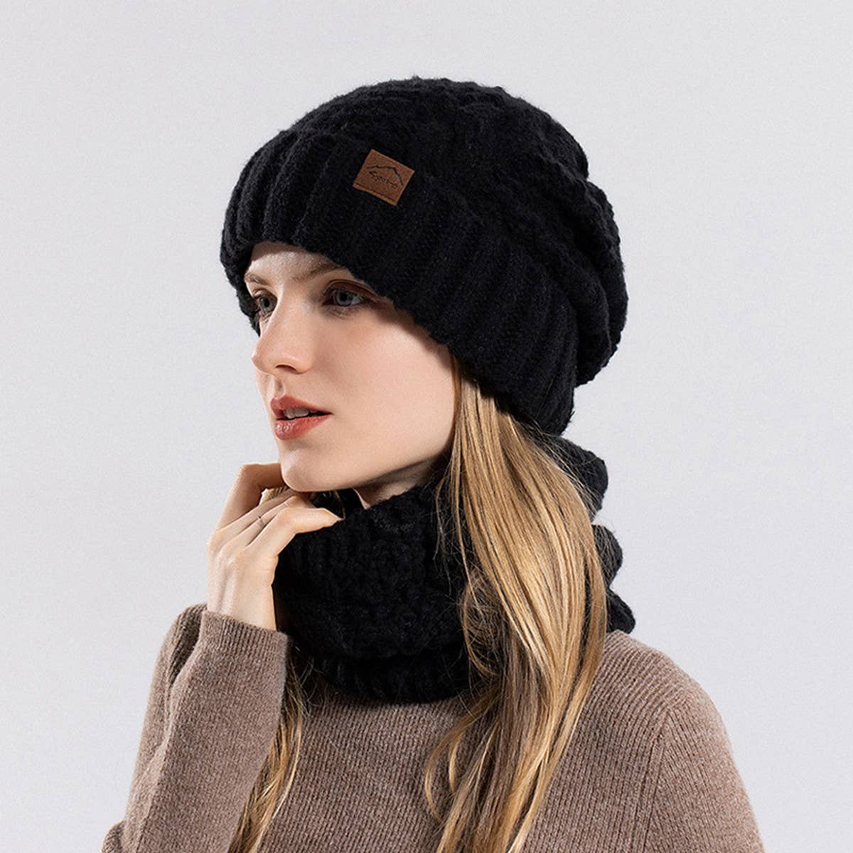 HAT AND SCARF SET: Black