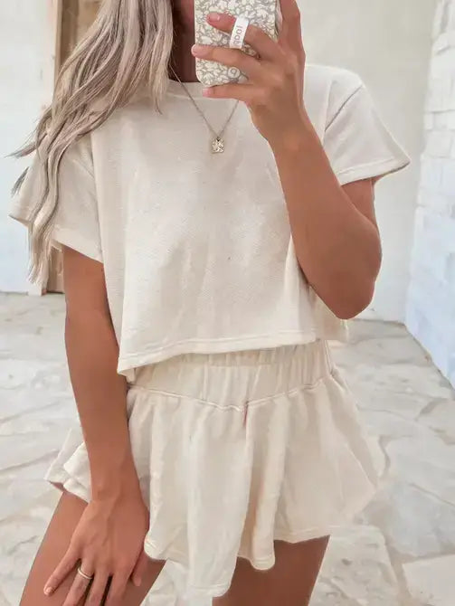 Cropped Tee and Ruffle Skort Two Piece Set: Beige / 75%Polyester+20%Cotton+5%Elastane / M
