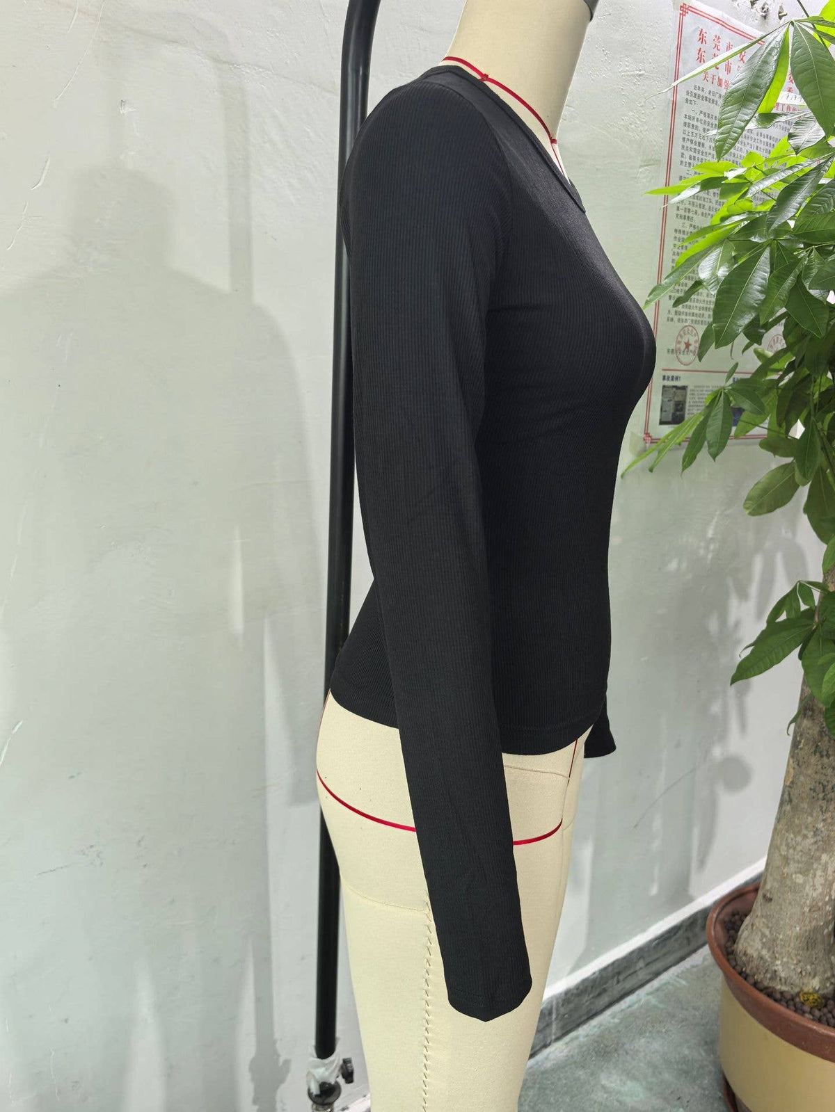 Ribbed Long Sleeve Crop Top: Navy / Missy / XL