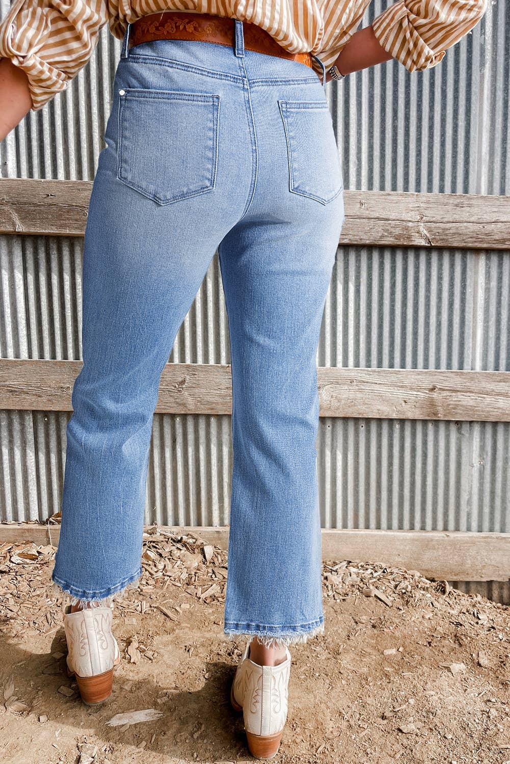 Sail Blue Mineral Wash Raw Hem High Waist Flared Jeans: Sail Blue / 71%Cotton+27.5%Polyester+1.5%Elastane / 4