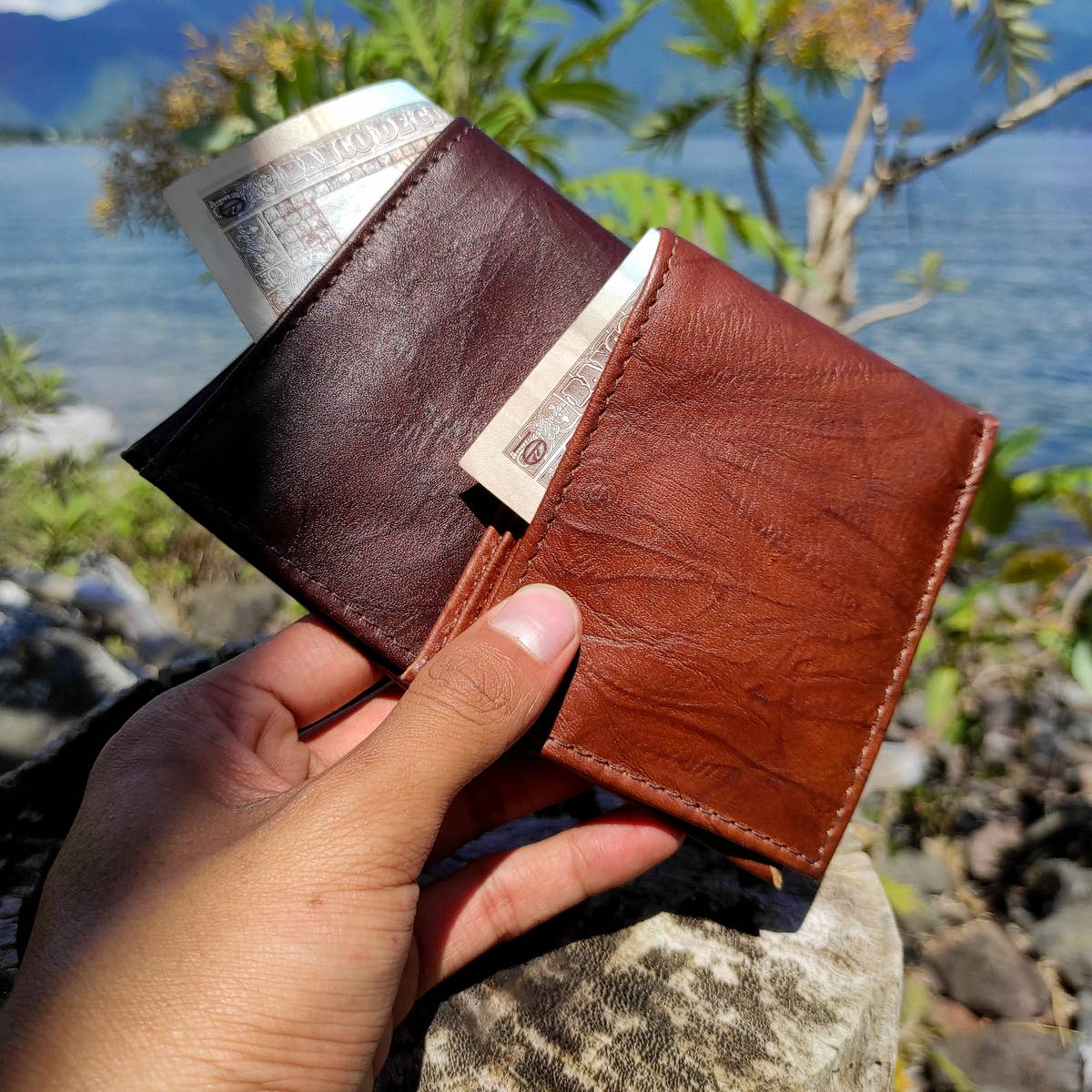 Full-Grain Bifold Wallet Handmade: Brown