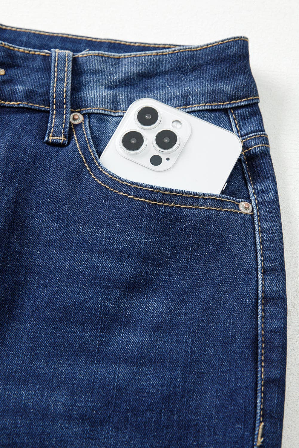 Sail Blue Western Stitch Patched Pocket Bootcut Jeans: Sail Blue / 71%Cotton+27.5%Polyester+1.5%Elastane / 10