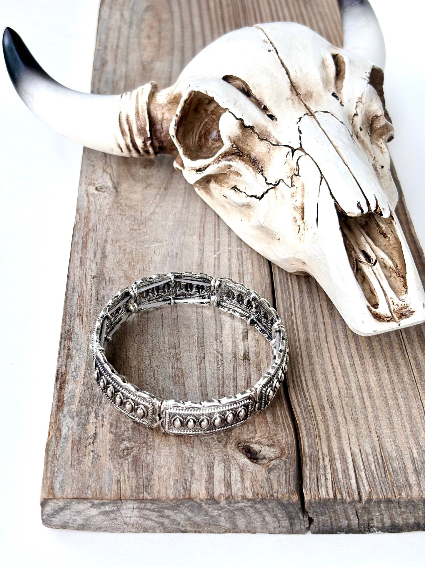 Western Style Horseshoe Turquoise Stone Stretch Bracelet