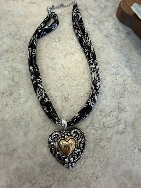 Bandana Necklace: Black