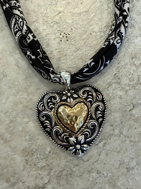 Bandana Necklace: Black