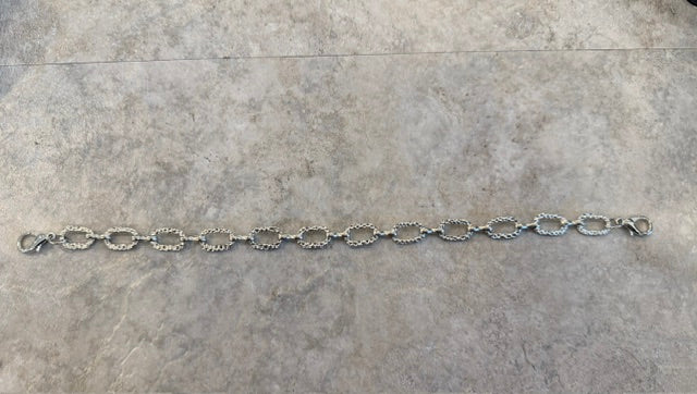 LINKED SILVER HAT CHAIN