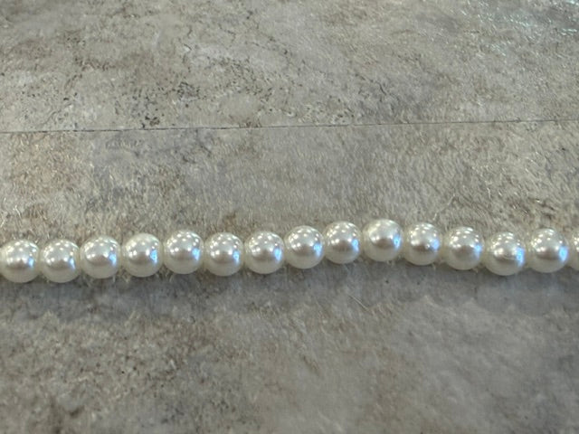 PEARL BOW HAT CHAIN