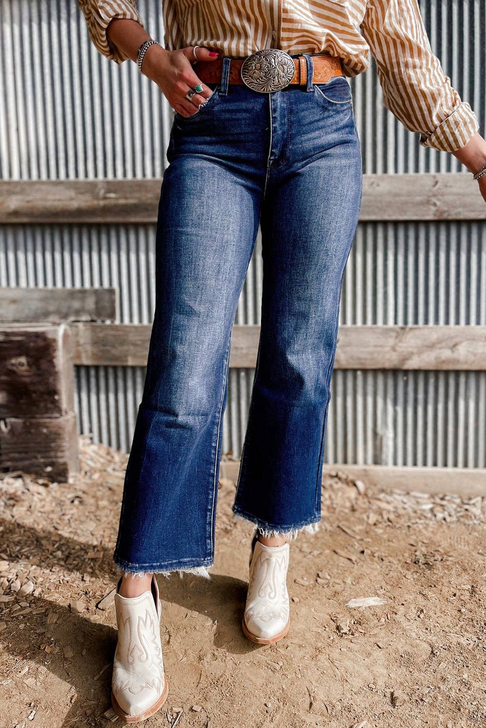 Sail Blue Mineral Wash Raw Hem High Waist Flared Jeans: Sail Blue / 71%Cotton+27.5%Polyester+1.5%Elastane / 8