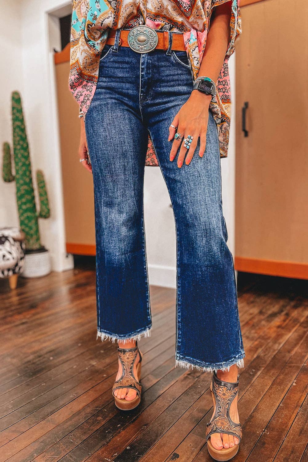 Sail Blue Mineral Wash Raw Hem High Waist Flared Jeans: Sail Blue / 71%Cotton+27.5%Polyester+1.5%Elastane / 8