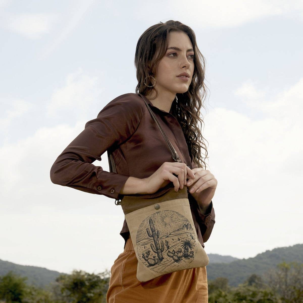 Maru Small Crossbody bag