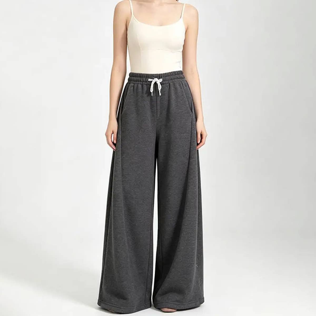 Drawstring wide-leg sweatpants