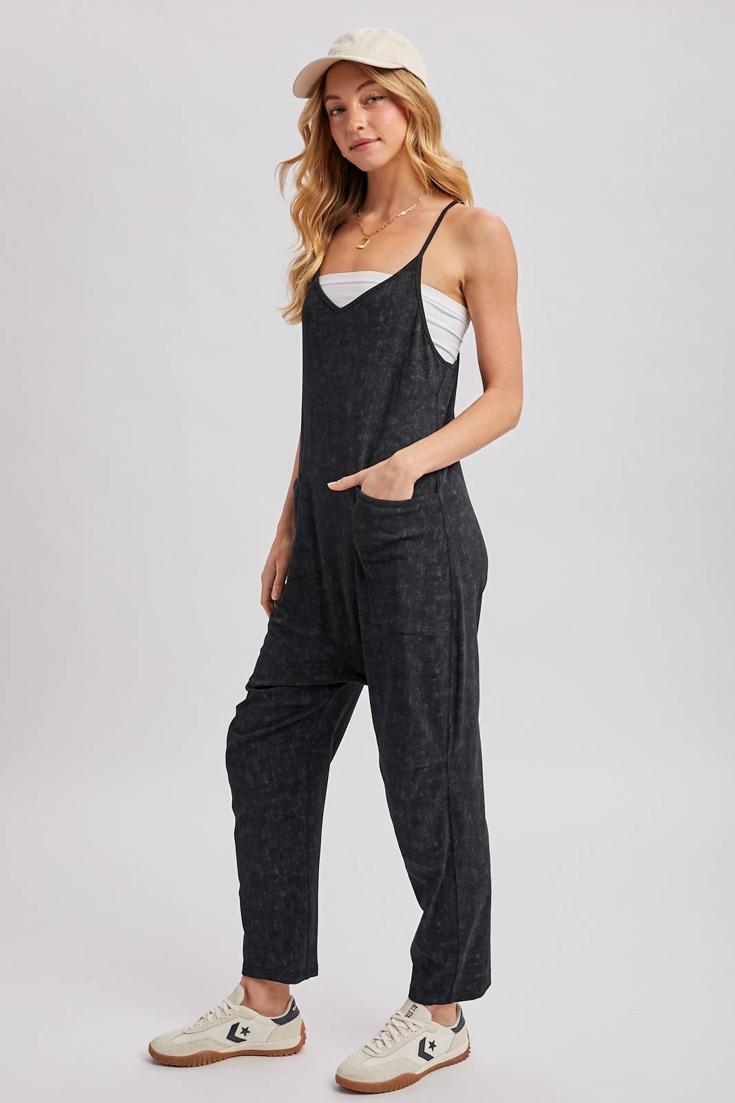 SLEEVELESS JUMPSUIT