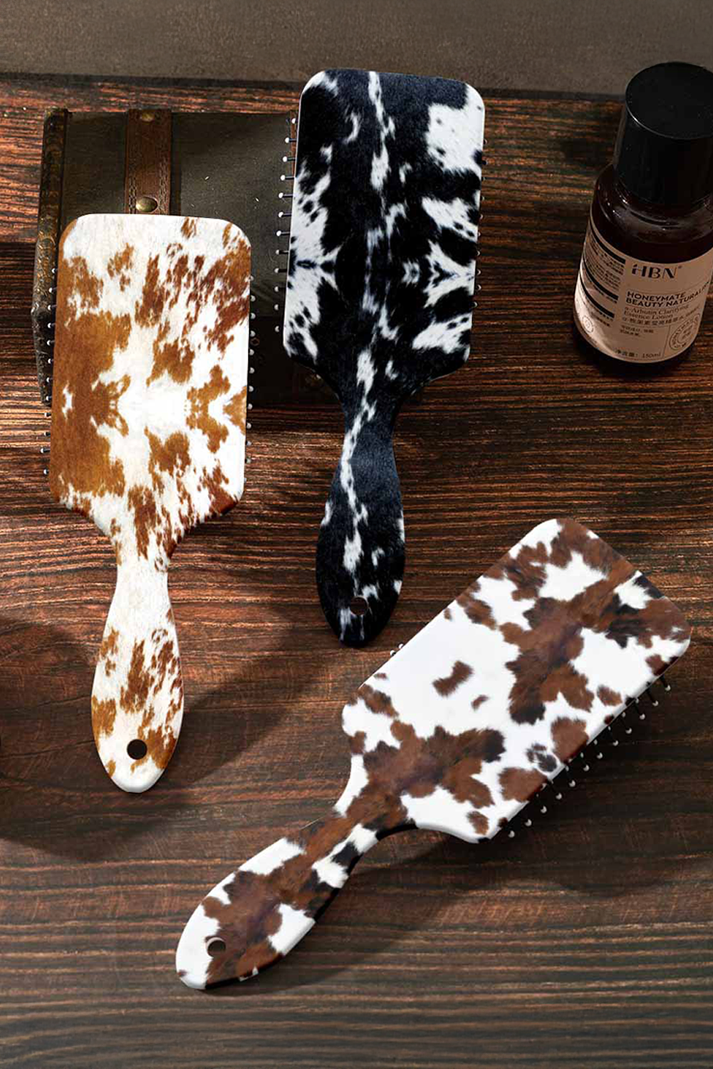 Chestnut Cow Print Long Handle Air Cushion Brush