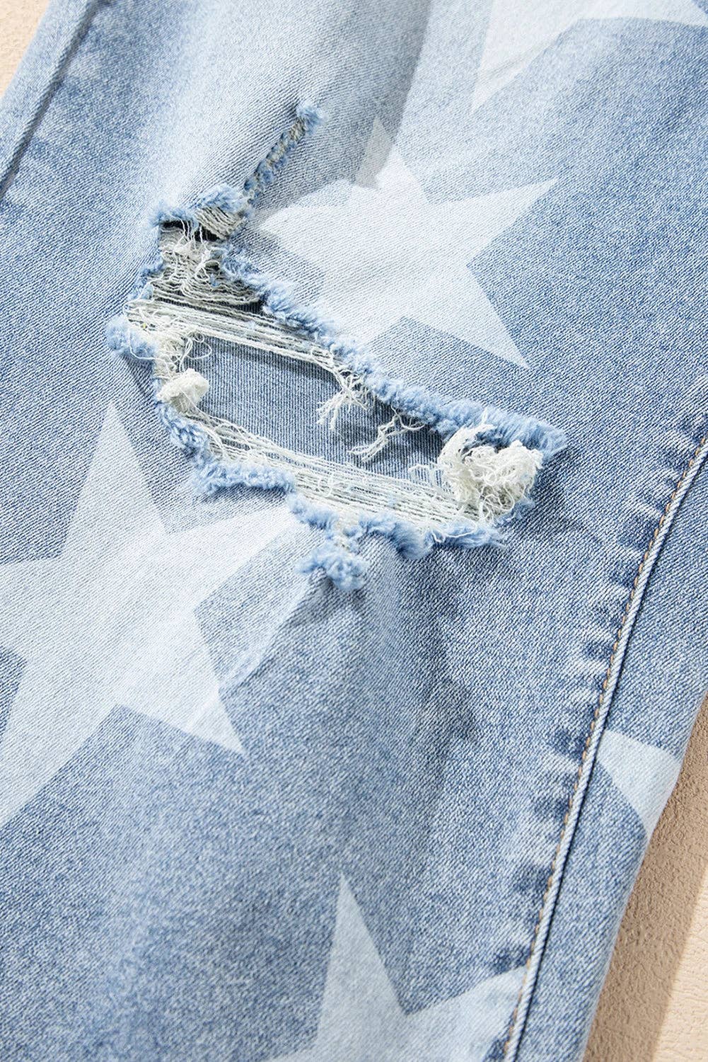 Star Printed Multi Buttons Slit Knee Destroyed Plus Size Jeans